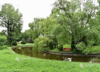 Primul spaţiu verde din România cu bănci solare şi wifi gratuit, în Grădina Botanică din Bucureşti