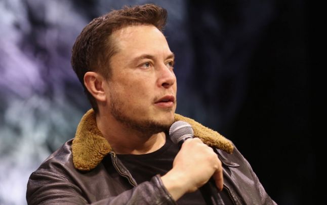 Neuralink, compania lui Elon Musk, vrea să implanteze cipuri în creierele oamenilor pentru a realiza conexiuni directe cu computere