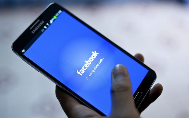 Serviciile Facebook au probleme mari în SUA şi Europa. Reacţia companiei