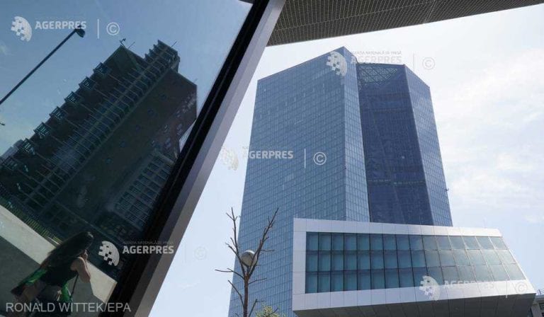 BCE – Noile elemente de siguranţă ale bancnotelor din zona euro au redus falsurile în acest an