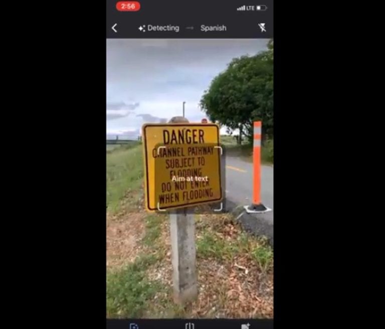 Google transformă camera smartphone-ului în translator