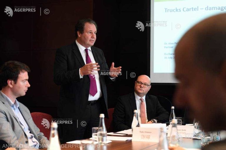 Portal pentru transportatorii români chemaţi să se înscrie împotriva cartelului producătorilor de camioane