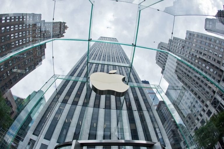 Apple vrea să cumpere divizia 5G a Intel cu 1 miliard de dolari