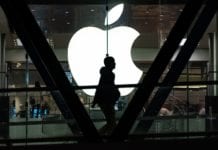Apple vrea să cumpere divizia 5G a Intel cu 1 miliard de dolari