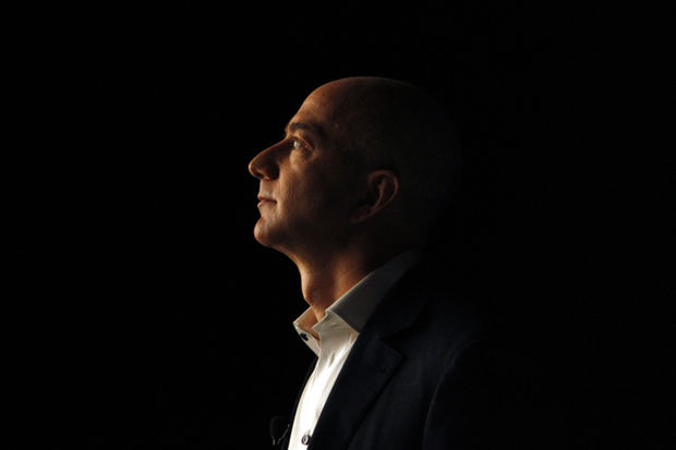 Visul lui Jeff Bezos: Amazon depăşeşte Apple şi Google şi devine cel mai valoros brand din lume, după o creştere de 50%