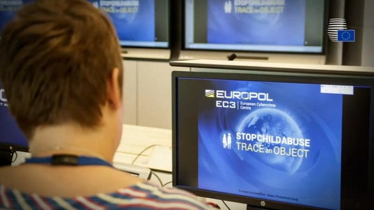 Europol: Poliția are nevoie de noi instrumente de interceptare din cauza tehnologiei 5G