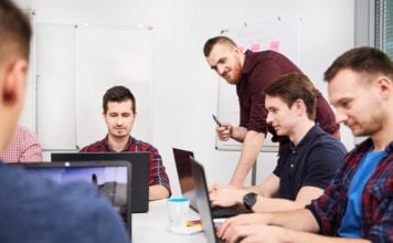 Deficitul specialiștilor IT în Europa va urca până la 900.000 de persoane în 2020