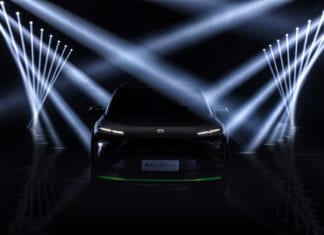 RAZER și NIO vor integra sistemul de iluminare Chroma RGB în vehiculele electrice inteligente