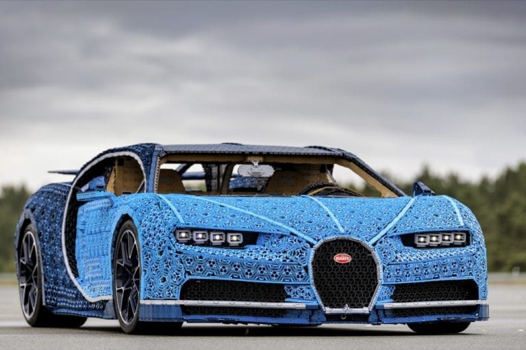Replica modelului Bugatti Chiron, recreată din piese LEGO Technic, va fi expusă în showroom-ul eMAG Băneasa