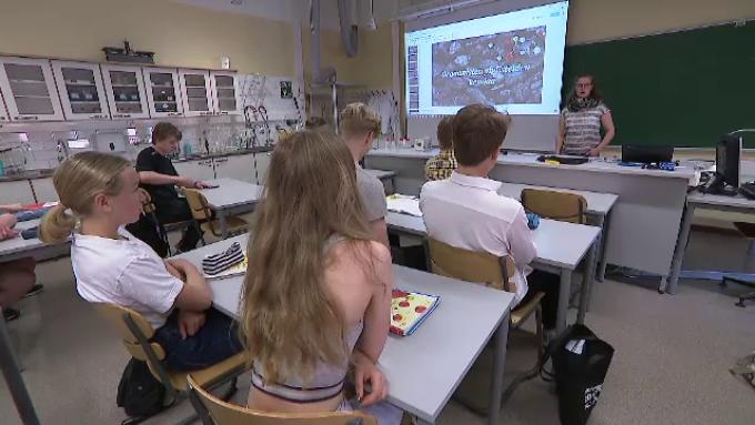 Școlile românești se confruntă tot mai des cu probleme de securitate cibernetică. Principalele cauze
