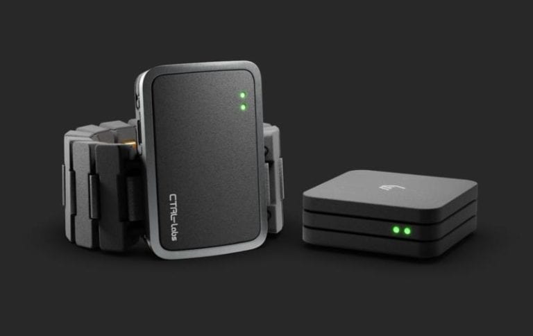 Facebook cumpără o afacere susținută de Google și Amazon: Un startup care permite control computerelor cu mintea