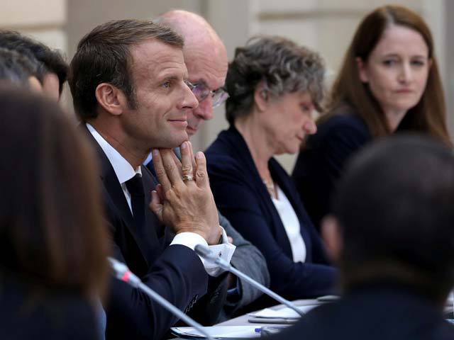 Guvernele vor o felie din „Big Data”: Preşedintele Emmanuel Macron vrea să permită Fiscului francez să colecteze date de la Facebook şi Instagram pentru a detecta fraude