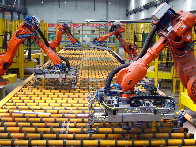 Roboţii care livrează mâncare ar putea deveni în curând o realitate după ce mai multe companii din Japonia şi China au început perioadele de probă