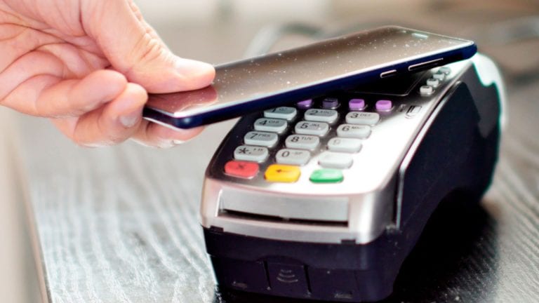 Toată lumea vrea o felie din piaţa serviciilor financiare: Samsung Pay lansează un serviciu de transfer de bani