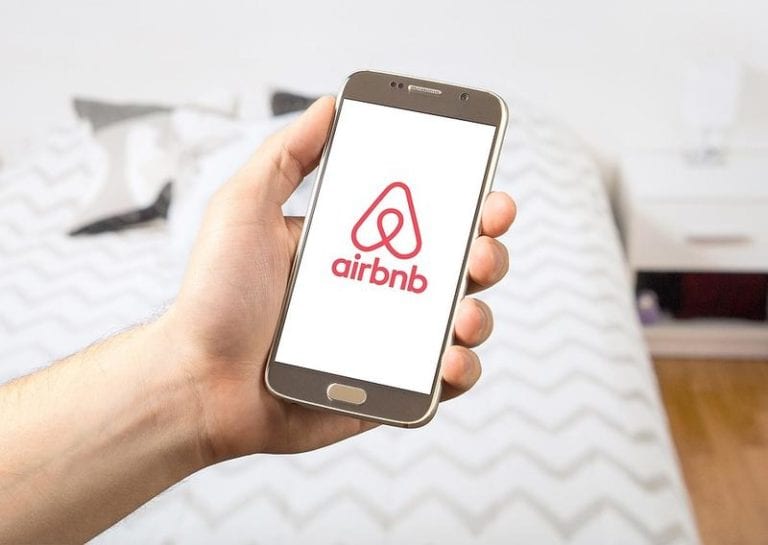 Airbnb investește într-o platformă pentru rezervarea biletelor pentru muzee și alte atracții turistice
