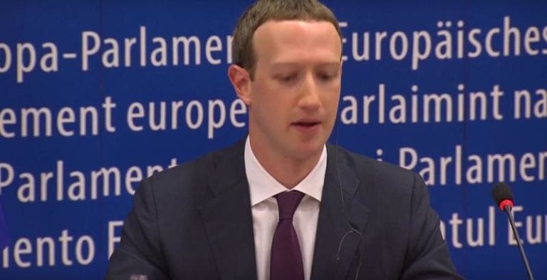 Facebook va achita amenda primită de Cambridge Analytica în Marea Britanie