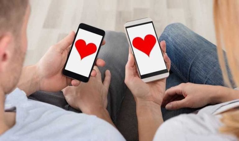 Cum luptă un site românesc de dating cu marile platforme precum Tinder: Un sistem de inteligență artificială care să valideze autenticitatea profilurilor