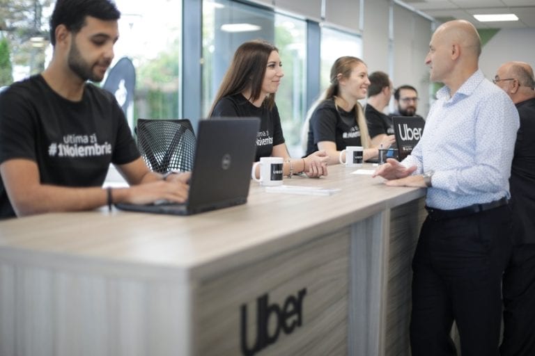 Şefa Uber România: Dacă noua legislaţie ar intra în vigoare mâine, peste jumătate dintre şoferii parteneri din România ar avea conturile blocate