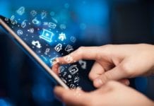 Dreptul Uniunii nu se opune ca un furnizor de servicii de stocare-hosting precum Facebook să fie obligat să elimine comentarii identice și, în anumite condiții, echivalente cu un comentariu care a fost declarat anterior ilicit