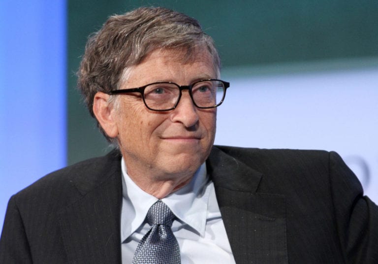 Bill Gates se declară fericit să îşi plătească impozitele, dar taxa pe avere propusă de senatoarea Elizabeth Warren îl îngrijorează