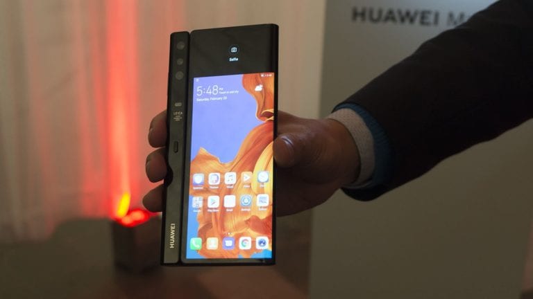 Angajaţii Huawei vor primi bonusuri pentru a face faţă sancţiunilor americane