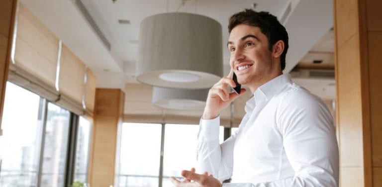 Autoritatea din Comunicaţii anunţă că au fost agreate tarife mai mici în România pentru terminarea apelurilor mobileOperatorii de telefonie mobilă care activează pe piaţa din România vor percepe, începând cu 1 ianuarie 2020, un tarif maxim de terminare a apelurilor la puncte mobile de 0,76 eurocenţi/minut, în scădere cu 10% faţă de 0,84 eurocenţi/minut, cât este în prezent, după ce această măsură de reglementare a fost deja consultată cu industria din România şi a primit acum şi avizul Comisiei Europene.