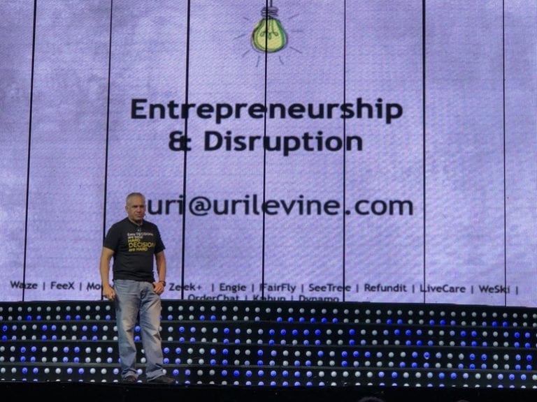 Uri Levine, cofondator Waze, în România: Când lansezi un startup este ca atunci când te îndrăgostești. Dacă ți-e frică de eșec, nu are rost să te mai apuci de afaceri, deja ai eșuat. Când „nu se prinde” un CEO de o problemă