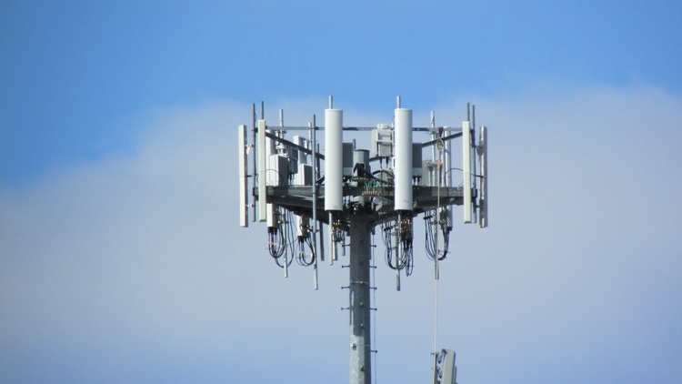 Peste jumătate dintre conexiunile din România la Internet mobil sunt 4G – Raport ANCOM