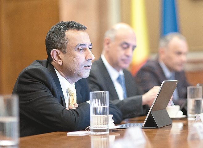 Indianul Srini Gopalan, şeful Deutsche Telekom pentru Europa, s-a întâlnit din nou cu premierul Ludovic Orban Indianul Srini Gopalan, şeful Deutsche Telekom pentru Europa, s-a întâlnit din nou cu premierul Ludovic Orban