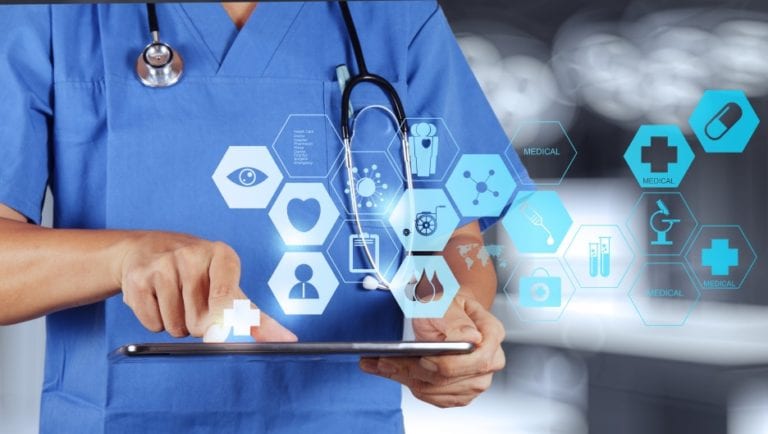PwC: serviciile medicale vor deveni digitale, personalizate și preventive. Rolul giganților tech în sănătate, tot mai mare