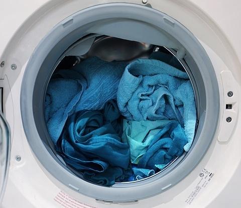 Aplicația românească care scapă clienții de spălatul rufelor