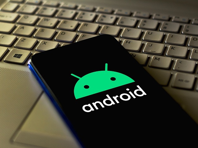 Malware preinstalat: telefonul tău Android probabil că te spionează!