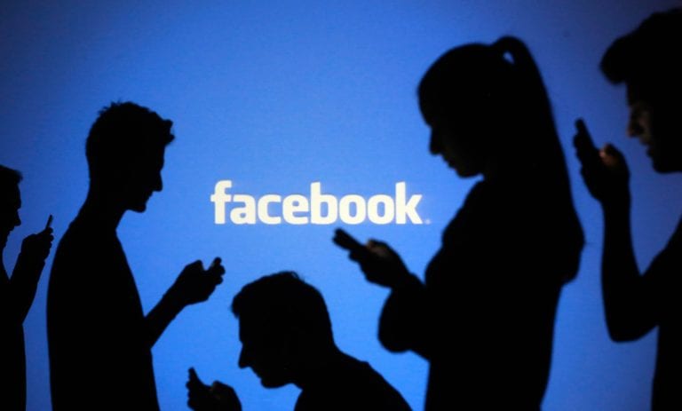 Facebook şterge postările care transmit informaţii eronate despre coronavirus