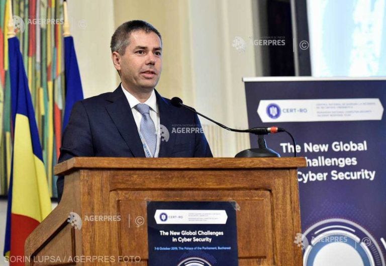 Murguleţ (CIO Office): Faptul că ştim să „scrolăm” pe Facebook nu înseamnă că avem neapărat competenţe digitale