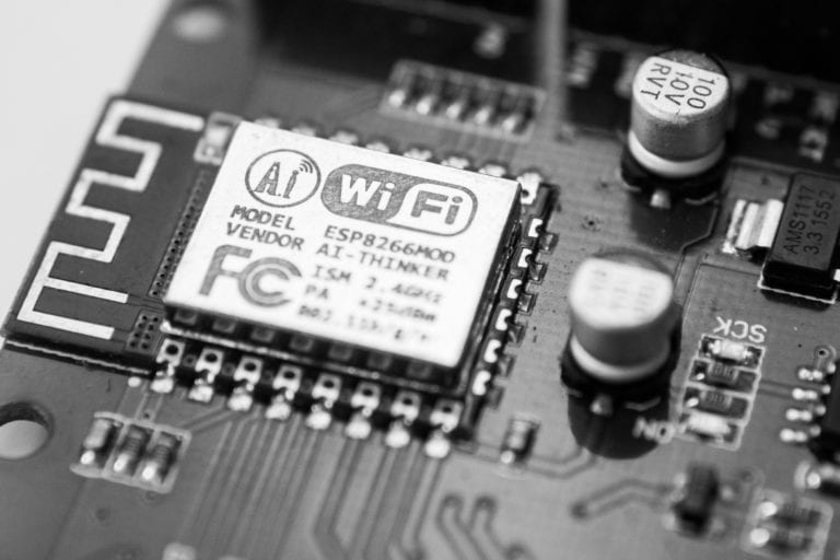 Chip-urile Wi-Fi fabricate de Broadcom și Cypress, instalate pe un miliard de dispozitive, au vulnerabilităţi de criptare