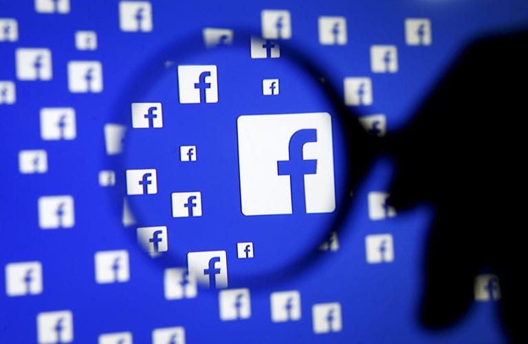 Facebook promite creșterea securității conturilor. În 2019, Facebook a plătit recompense de 2,2 milioane de dolari pentru descoperirea vulnerabilităților