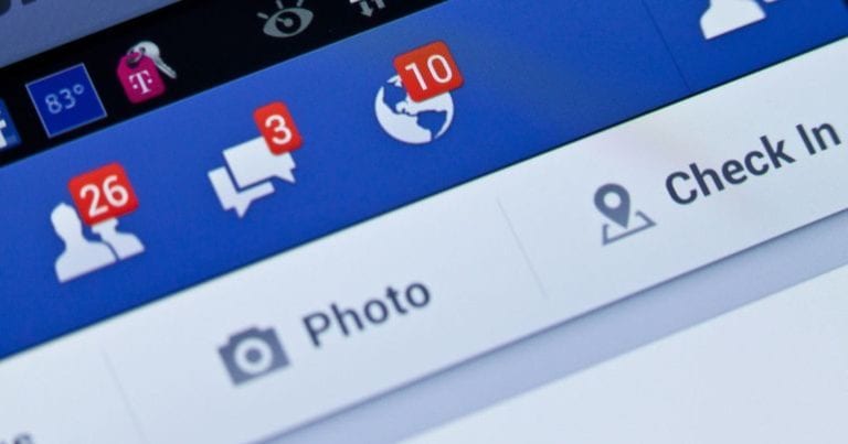 Facebook testează o interfață cu trei fluxuri de conținut