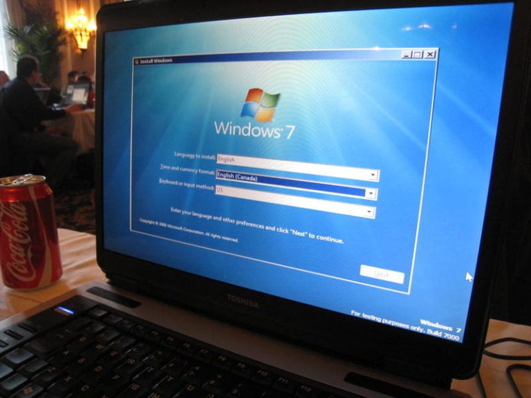 Windows 7 a rămas fără suport tehnic, dar cu mulţi utilizatori. Doar 4% au reununţat la sistem