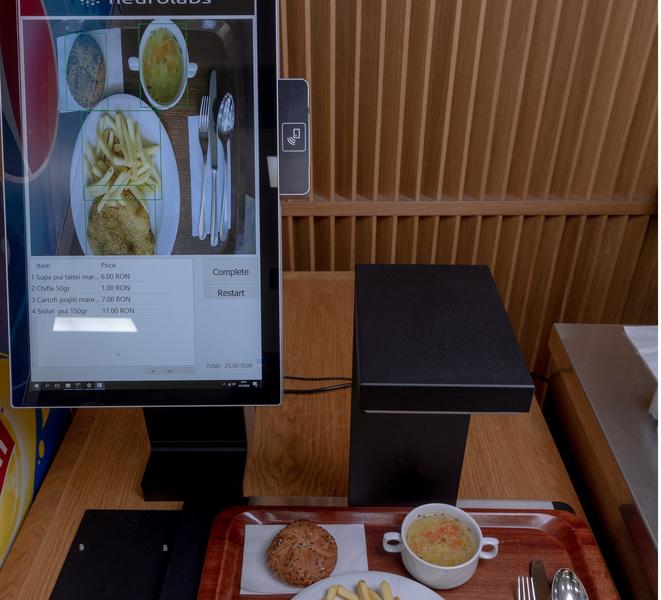 O cantină din Cluj introduce casieria automată – o soluţie bazată pe inteligenţa artificială care recunoaşte produsele de pe tavă