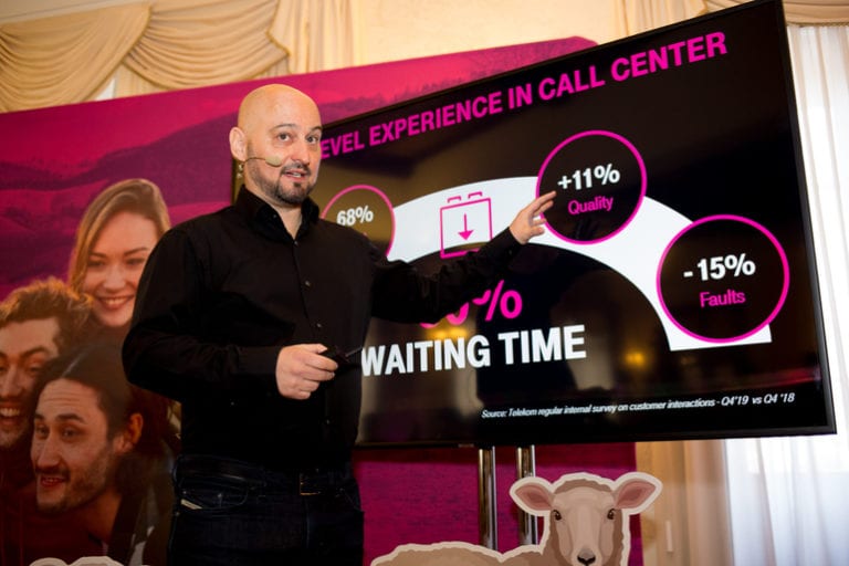 Telekom Romania lansează noile oferte comerciale și îl „fură” pe Ghiță Ciobanul. Plus alte parteneriate cu rețelele de retail, semnând un acord cu Profi