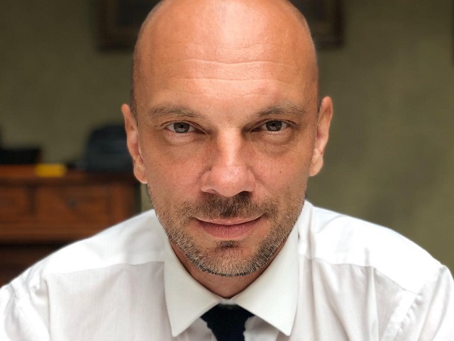 Când interacţiunea socială este redusă la maximum, cum se vor desfăşura adunările acţionarilor? Unul dintre cei mai vechi brokeri din România spune că are răspunsul: o aplicaţie de vot care poate fi instalată chiar şi pe telefonul mobil