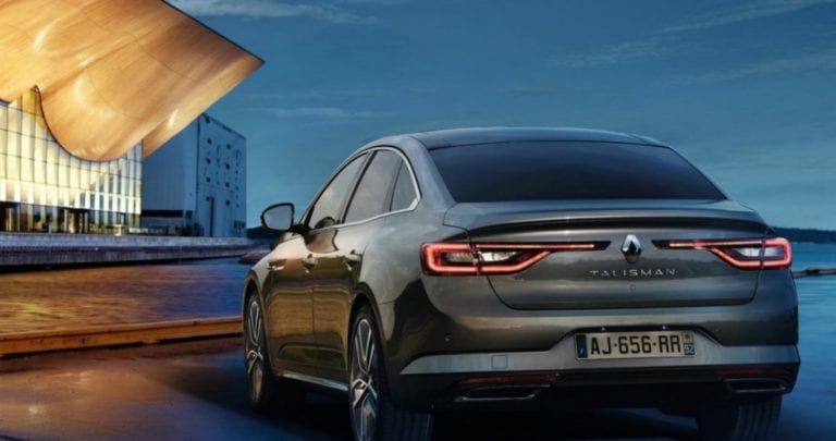 Renault renunță la unele showroom-uri pentru a se pregăti de vânzările online