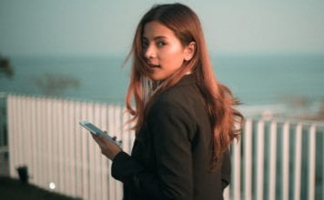 Ce este stalkerware-ul mobil şi câte femei afectează?