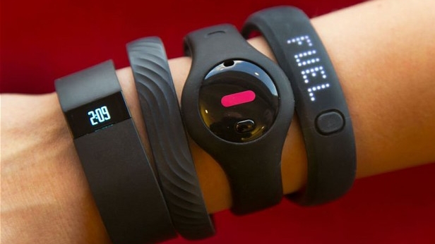 Vânzările de dispozitive purtabile au ajuns la 336,5 milioane de unităţi în 2019, cu volume record pentru smartwatch-uri şi brăţări de fitness