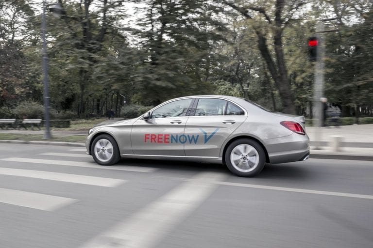 Aplicaţia de taxi şi ridesharing Free Now anunţă că oferă curse gratuite personalului medical care luptă împotriva coronavirusului