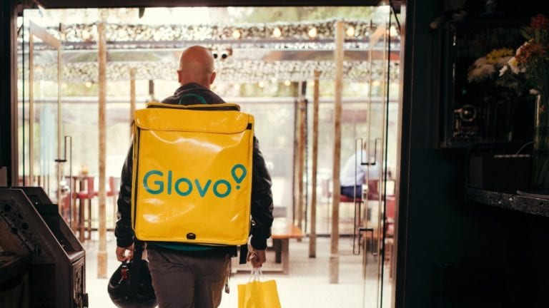 Glovo oferă acces business-urilor locale la sute de mii de clienţi prin marketplace – restaurantele pot livra cu proprii angajaţi