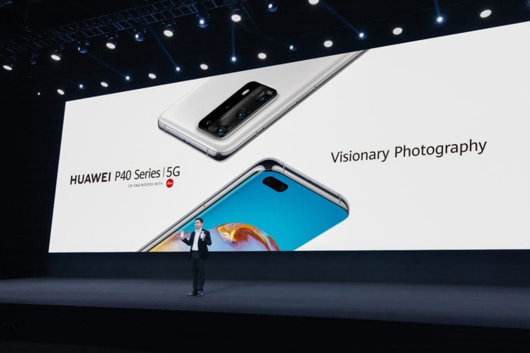 Gigantul Huawei lansează pe o piaţă în scădere noile vârfuri de gamă P40, care vin cu 5G şi un sistem impresionant de camere foto / video
