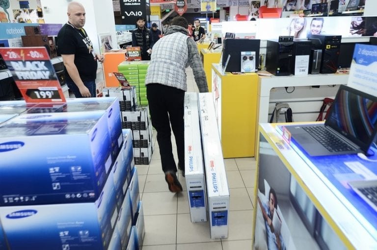 Retailer: Vânzările online de produse electrice şi electronice au crescut cu 10% faţă de primele luni ale acestui an, în contextul crizei Covid-19