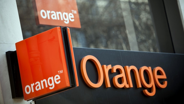 Orange îşi ajustează oferta comercială: bonus de internet de 50GB, apeluri gratuite către SEE şi comision zero la transferurile în valută