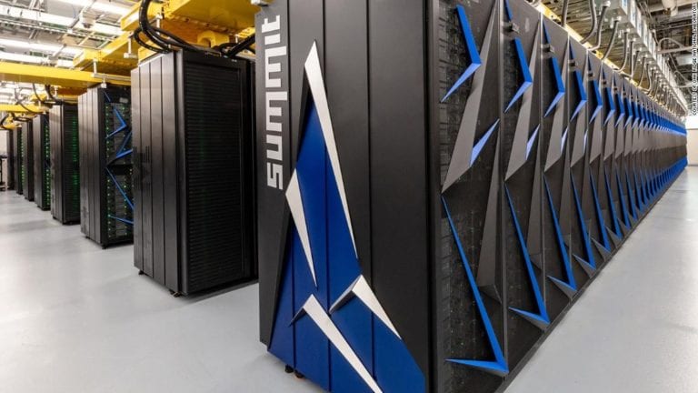 Oamenii de ştiinţă utilizează cele mai puternice supercomputere din lume pentru a găsi tratamente împotriva coronavirusului